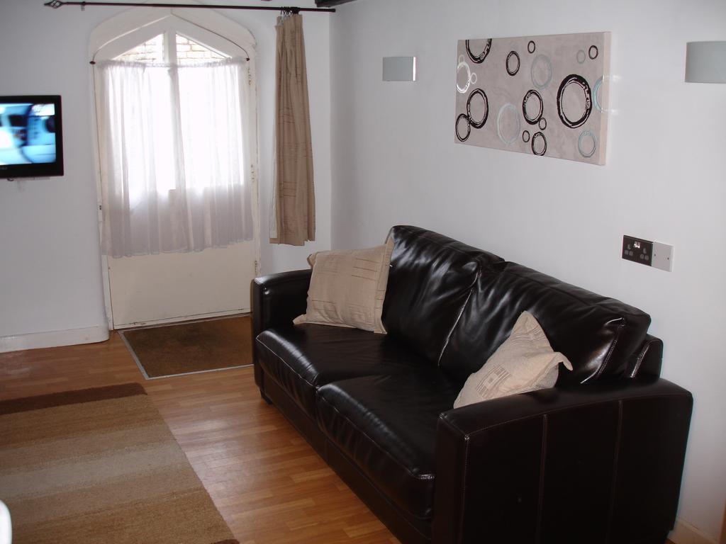 Burcott Mill Guesthouse Wells Oda fotoğraf
