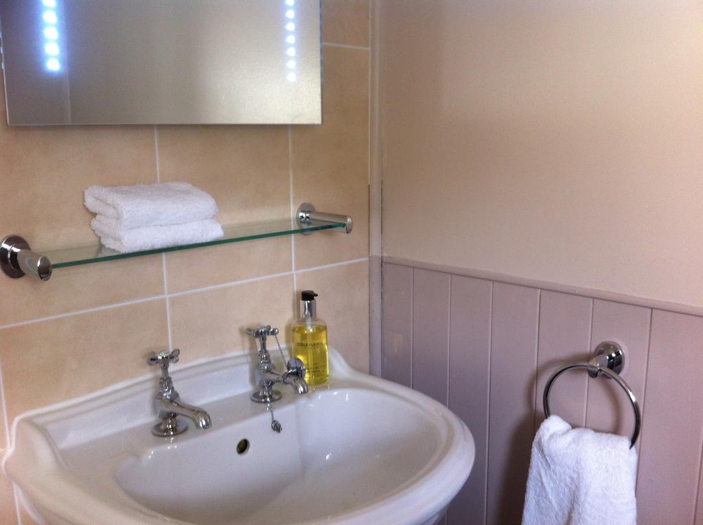 Burcott Mill Guesthouse Wells Dış mekan fotoğraf